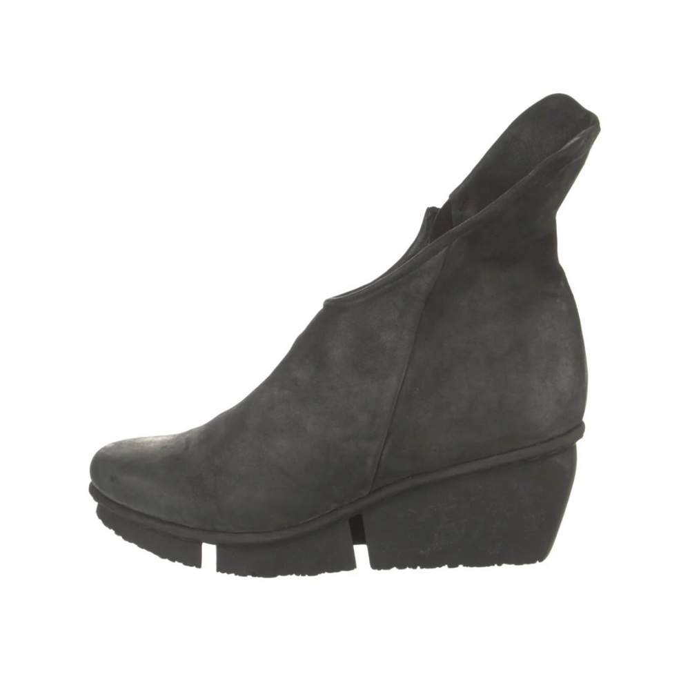 Trippen Black Suede Ankle Boots with Chunky Heel